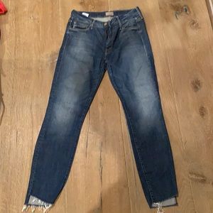 MOTHER The Looker Ankle Step Frey Size 26